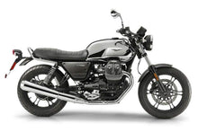 Carica immagine nel visualizzatore della Galleria, Moto-Guzzi-V7-III-Carbon-Shine01.jpg